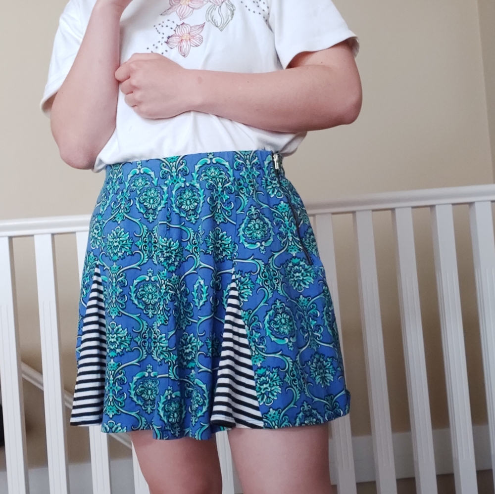 funky patterned mini skirt